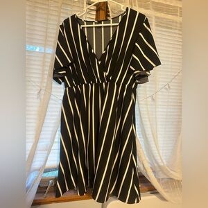 SHEIN Curve Monochrome Striped Blouse